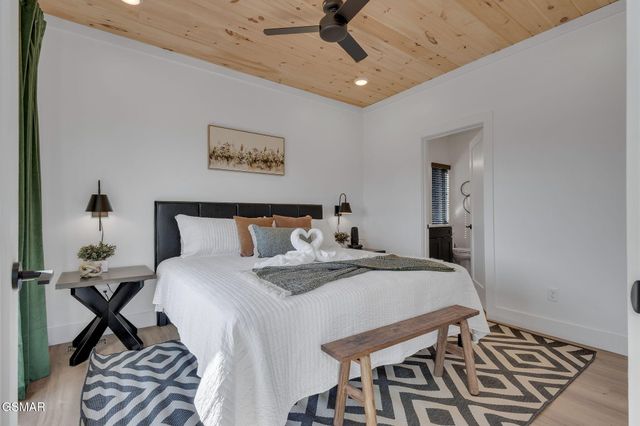 409 Compass Point Way, Sevierville, TN 37876