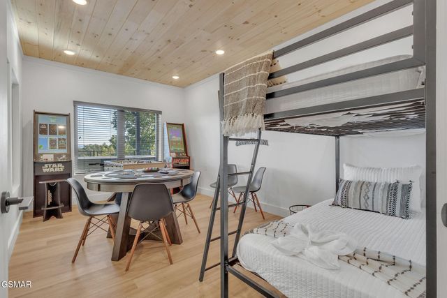 409 Compass Point Way, Sevierville, TN 37876