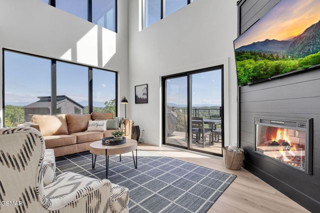 409 Compass Point Way, Sevierville, TN 37876