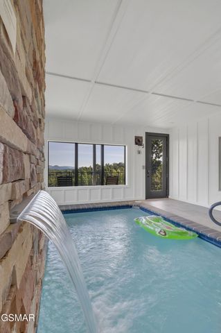 409 Compass Point Way, Sevierville, TN 37876