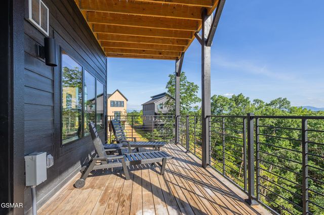 409 Compass Point Way, Sevierville, TN 37876