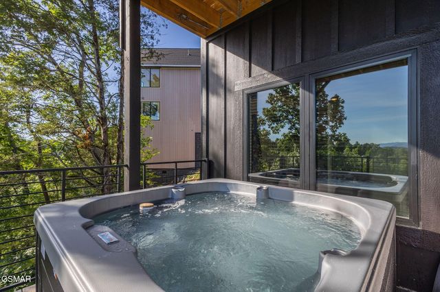 409 Compass Point Way, Sevierville, TN 37876