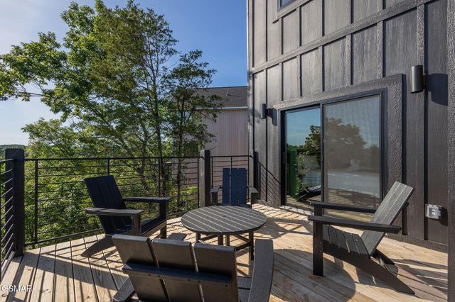 409 Compass Point Way, Sevierville, TN 37876