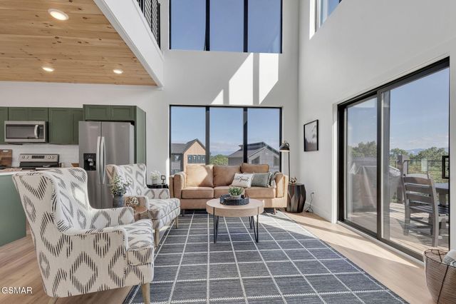 409 Compass Point Way, Sevierville, TN 37876