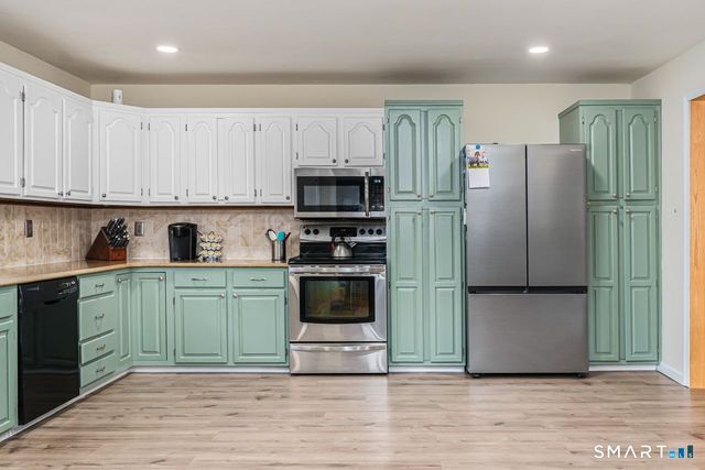 136 Broad Brook Road, Enfield, CT 06082