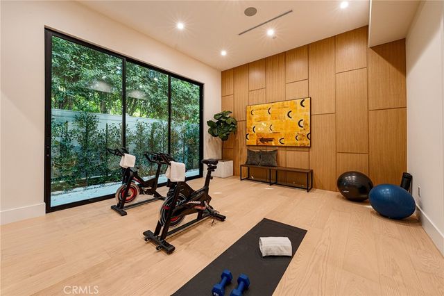 16258 Bertella Drive, Encino, CA 91436