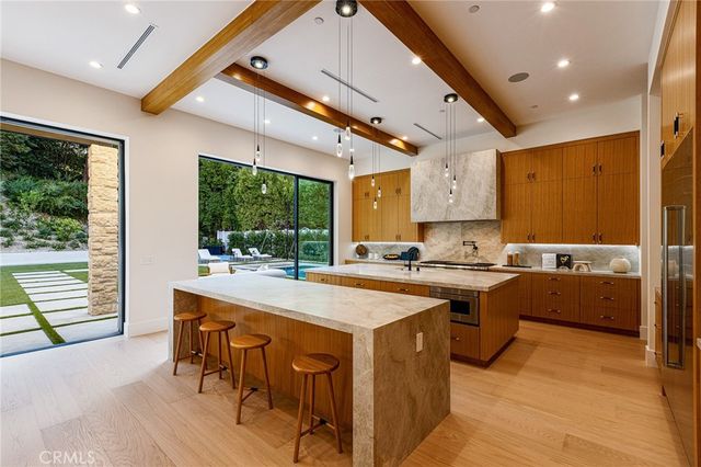 16258 Bertella Drive, Encino, CA 91436