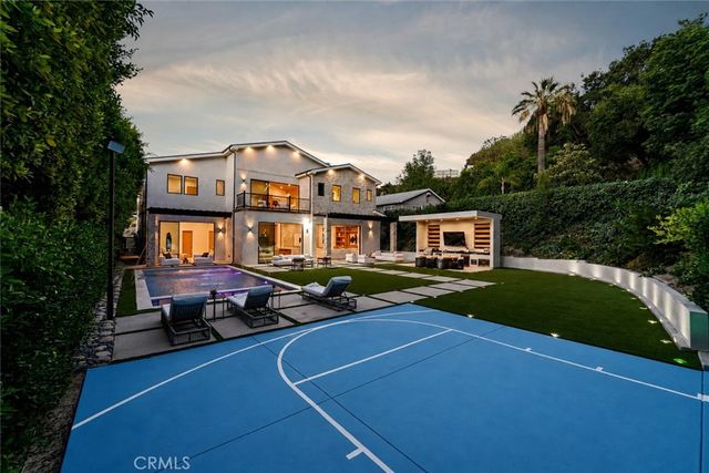 16258 Bertella Drive, Encino, CA 91436