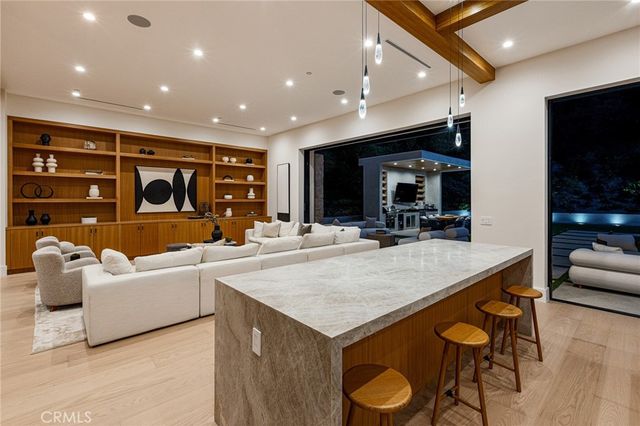 16258 Bertella Drive, Encino, CA 91436