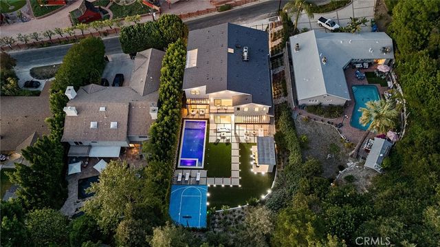 16258 Bertella Drive, Encino, CA 91436
