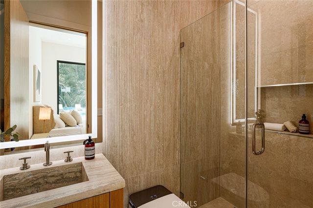 16258 Bertella Drive, Encino, CA 91436