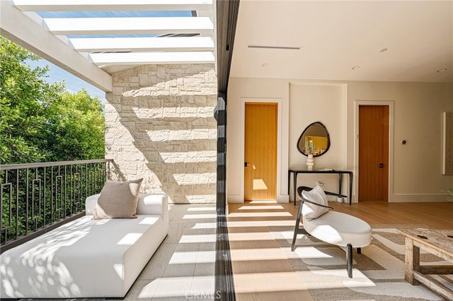 16258 Bertella Drive, Encino, CA 91436