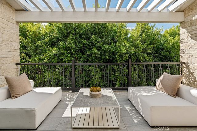 16258 Bertella Drive, Encino, CA 91436