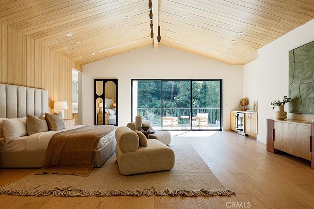 16258 Bertella Drive, Encino, CA 91436