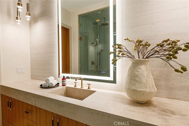 16258 Bertella Drive, Encino, CA 91436