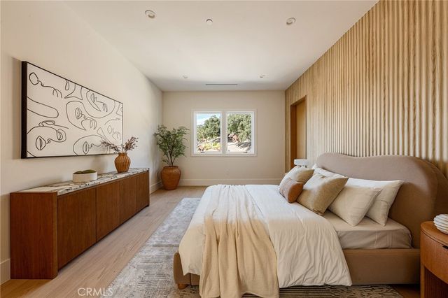 16258 Bertella Drive, Encino, CA 91436