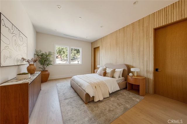 16258 Bertella Drive, Encino, CA 91436