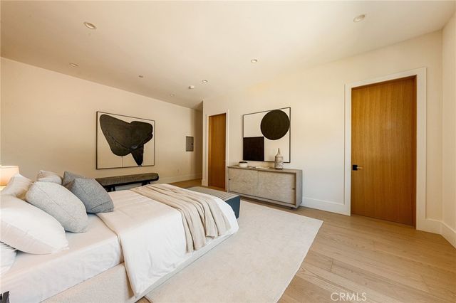16258 Bertella Drive, Encino, CA 91436