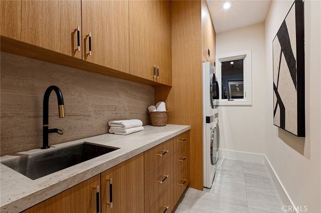 16258 Bertella Drive, Encino, CA 91436