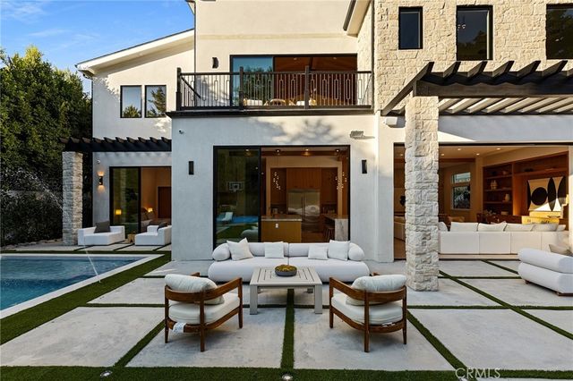 16258 Bertella Drive, Encino, CA 91436