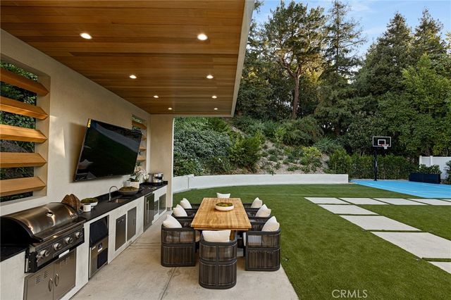 16258 Bertella Drive, Encino, CA 91436