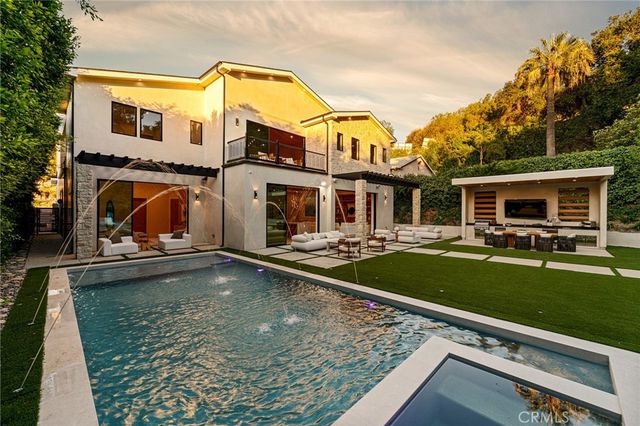16258 Bertella Drive, Encino, CA 91436
