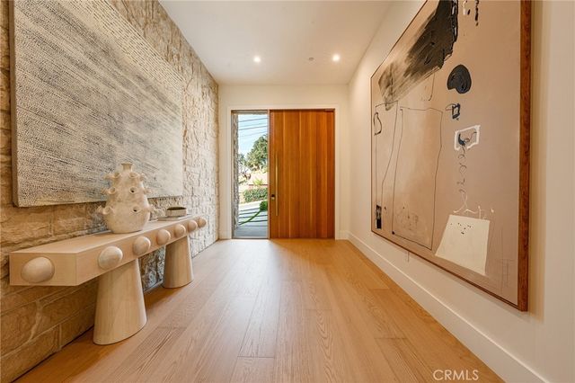16258 Bertella Drive, Encino, CA 91436