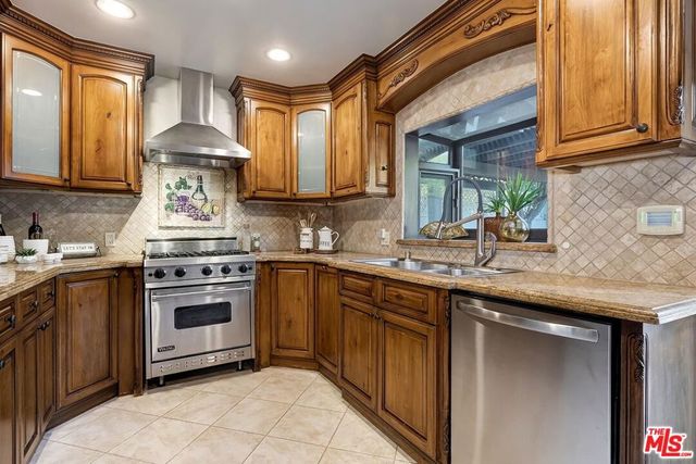 9039 Ashcroft Avenue, West Hollywood, CA 90048