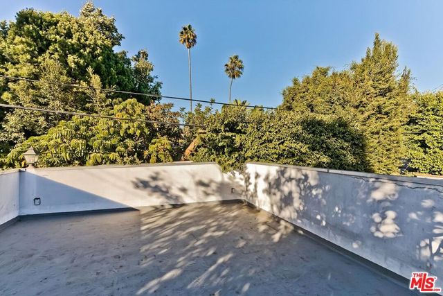 9039 Ashcroft Avenue, West Hollywood, CA 90048