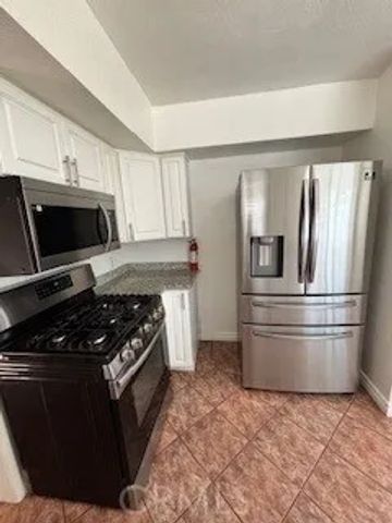 345 E college Street, Covina, CA 91724