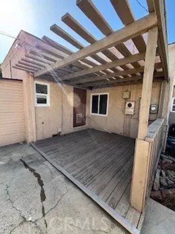 345 E college Street, Covina, CA 91724