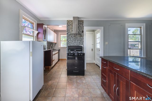 430 Blohm Street, West Haven, CT 06516