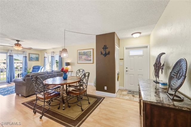 272 Palm DR 52, Naples, FL 34112