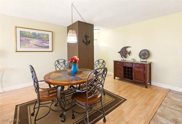 272 Palm DR 52, Naples, FL 34112