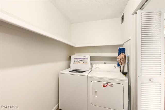 272 Palm DR 52, Naples, FL 34112