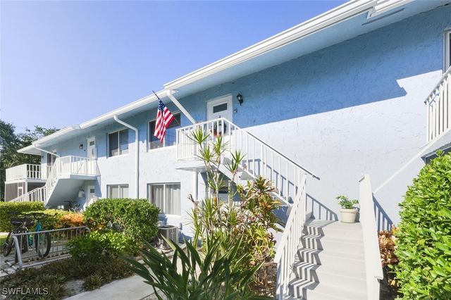 272 Palm DR 52, Naples, FL 34112