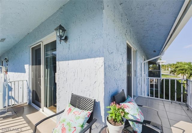 272 Palm DR 52, Naples, FL 34112