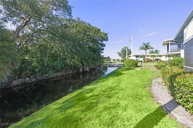 272 Palm DR 52, Naples, FL 34112