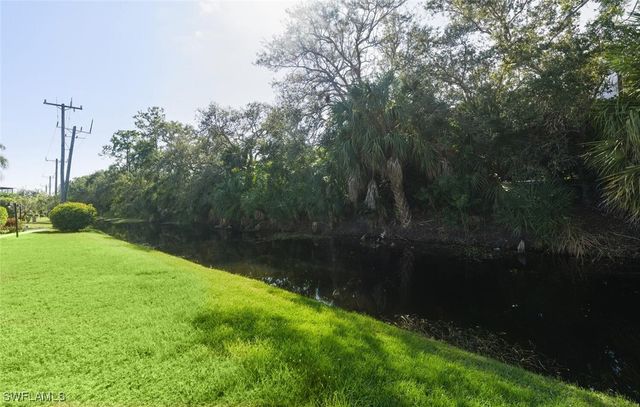 272 Palm DR 52, Naples, FL 34112