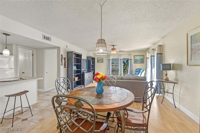 272 Palm DR 52, Naples, FL 34112