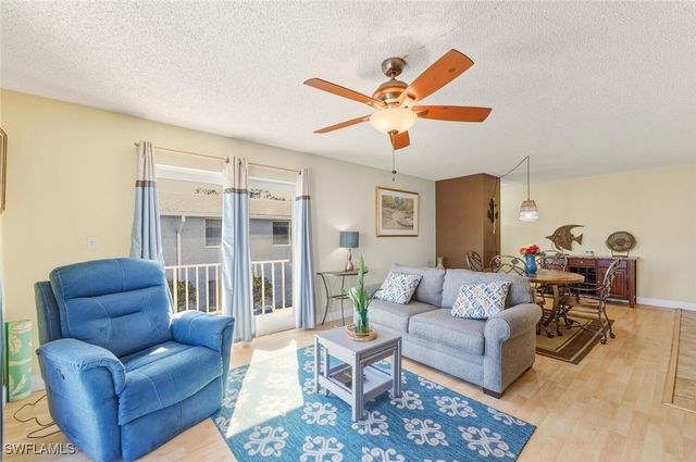 272 Palm DR 52, Naples, FL 34112