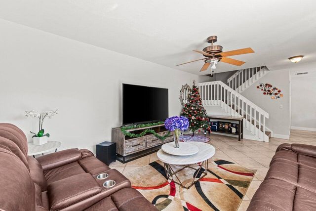 7529 E Courtyard Run E, Boca Raton, FL 33433