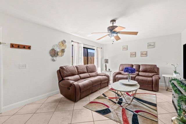 7529 E Courtyard Run E, Boca Raton, FL 33433
