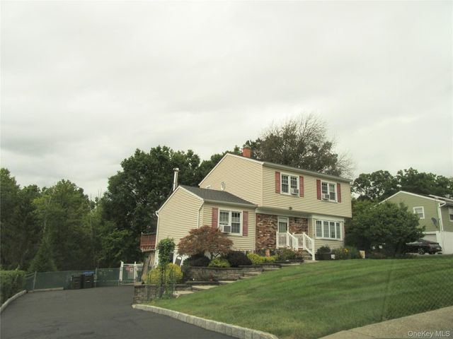 171 Barnes Road, Washingtonville, NY 10992