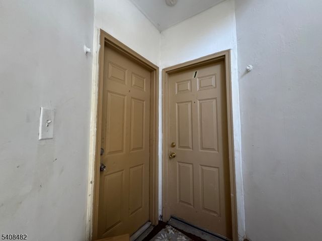 73 Hamilton St 4, East Orange City, NJ 07017