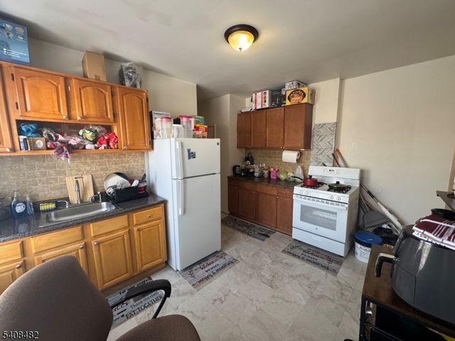 73 Hamilton St 4, East Orange City, NJ 07017