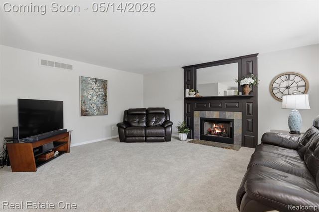 11163 Sand Crane Way, South Lyon, MI 48178