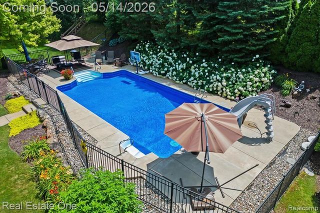 11163 Sand Crane Way, South Lyon, MI 48178