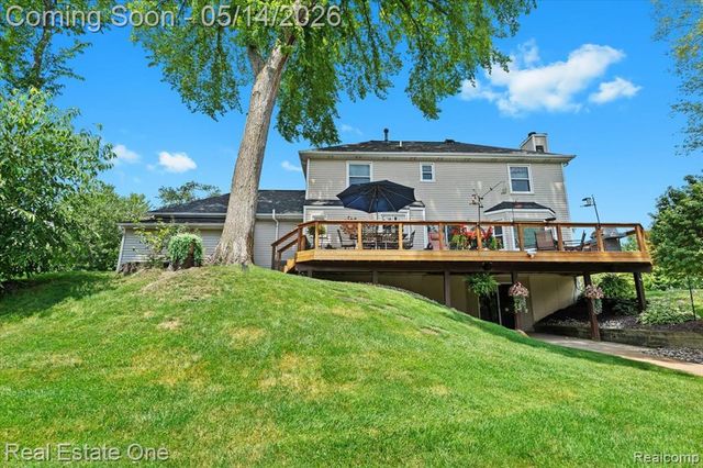 11163 Sand Crane Way, South Lyon, MI 48178