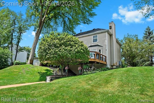 11163 Sand Crane Way, South Lyon, MI 48178